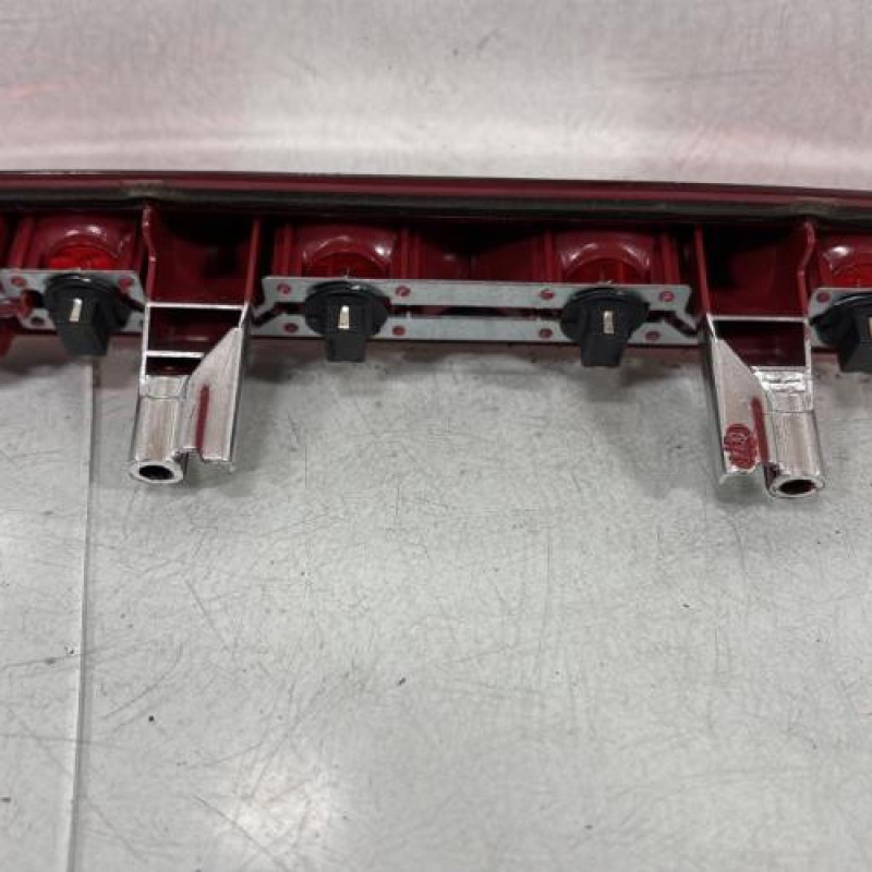 Feu arriere stop central PEUGEOT 208 1 Photo n°4