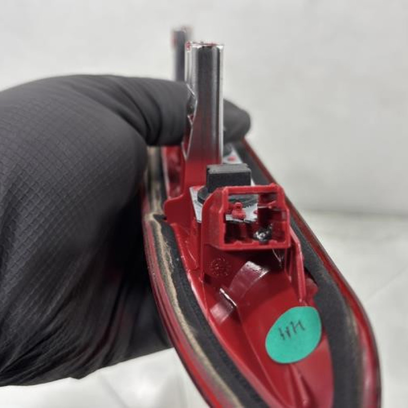 Feu arriere stop central PEUGEOT 208 1 Photo n°5