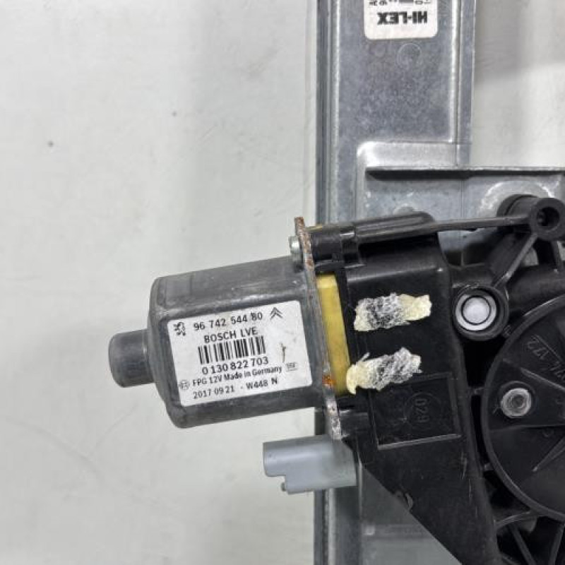 Leve vitre electrique avant gauche PEUGEOT 208 1 Photo n°3