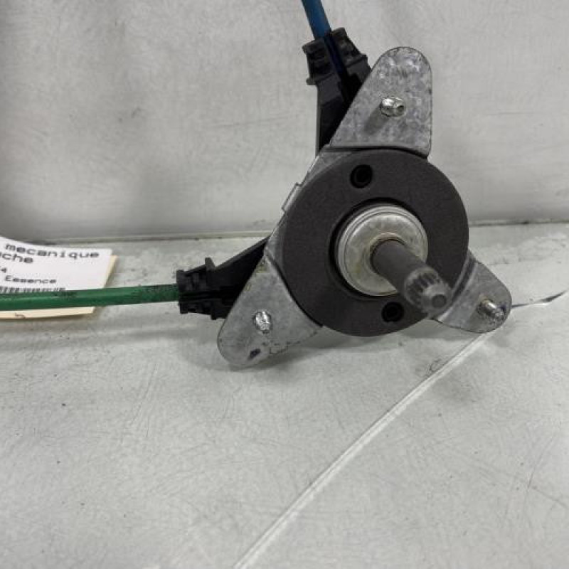 Leve vitre mecanique arriere gauche PEUGEOT 208 1 Photo n°2