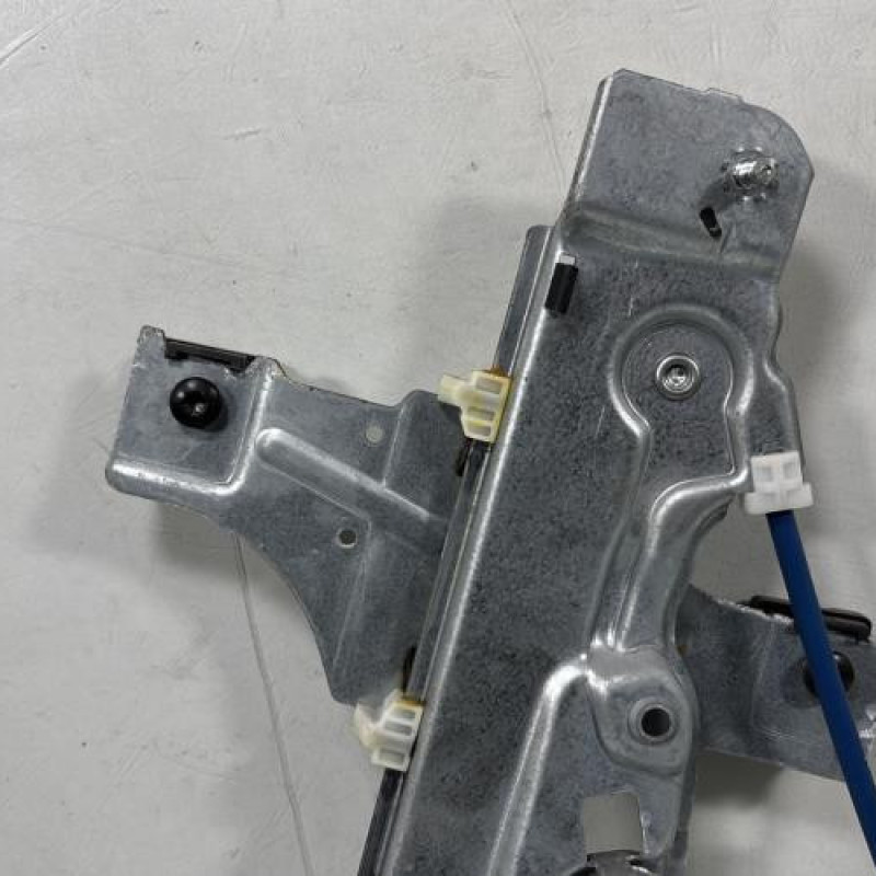 Leve vitre mecanique arriere gauche PEUGEOT 208 1 Photo n°3