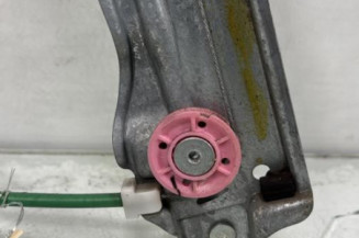 Leve vitre mecanique arriere gauche PEUGEOT 208 1