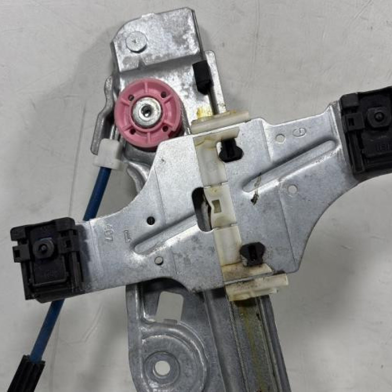 Leve vitre mecanique arriere gauche PEUGEOT 208 1 Photo n°8