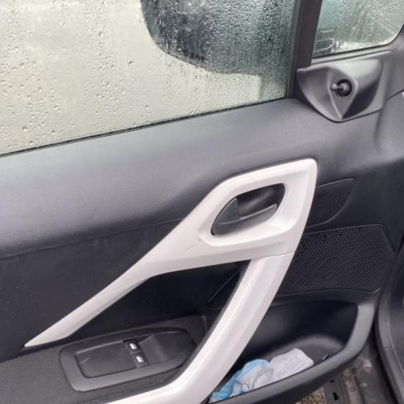 Pivot de moyeu avant droit PEUGEOT 208 1 Photo n°17