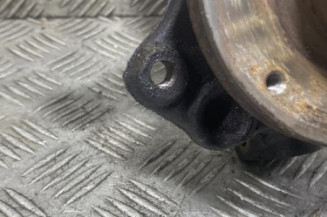 Pivot de moyeu avant gauche PEUGEOT 208 1