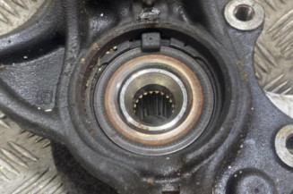 Pivot de moyeu avant gauche PEUGEOT 208 1