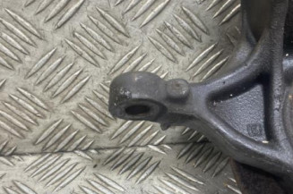 Pivot de moyeu avant gauche PEUGEOT 208 1