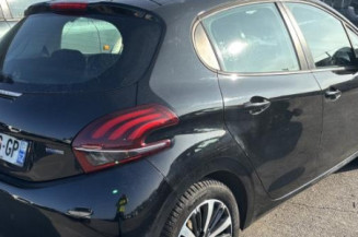 Ecran GPS PEUGEOT 208 1