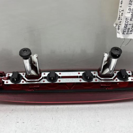 Feu arriere stop central PEUGEOT 208 1