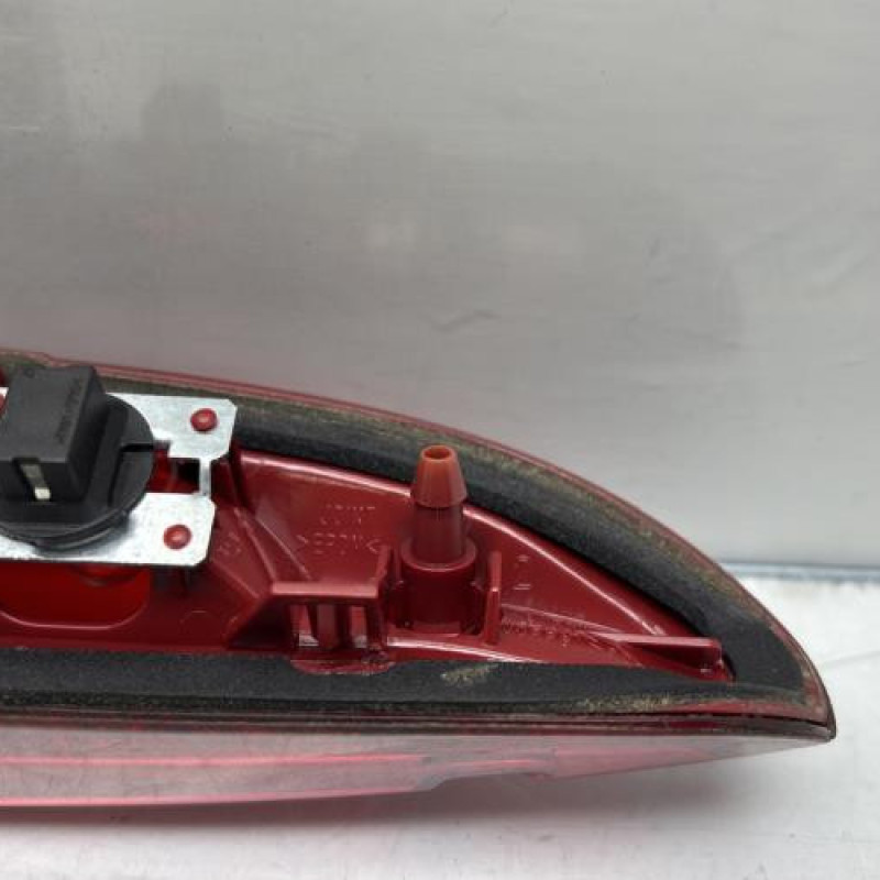 Feu arriere stop central PEUGEOT 208 1 Photo n°4