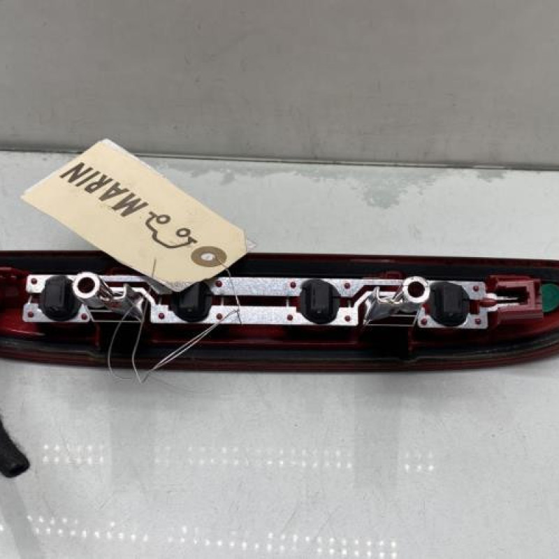 Feu arriere stop central PEUGEOT 208 1 Photo n°4