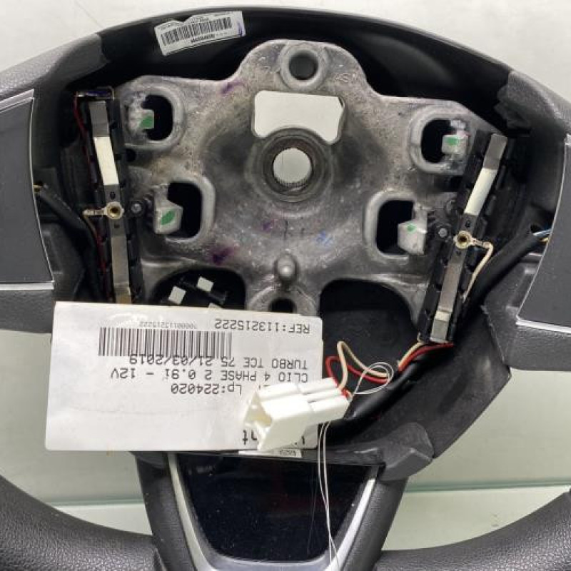 Volant RENAULT CLIO 4 Photo n°2