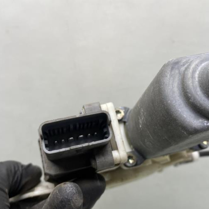 Leve vitre electrique avant gauche PEUGEOT 406 Photo n°4