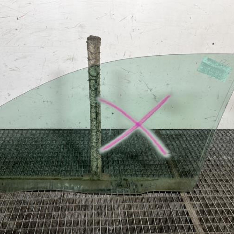 Vitre avant droit FORD MONDEO 2 Photo n°4