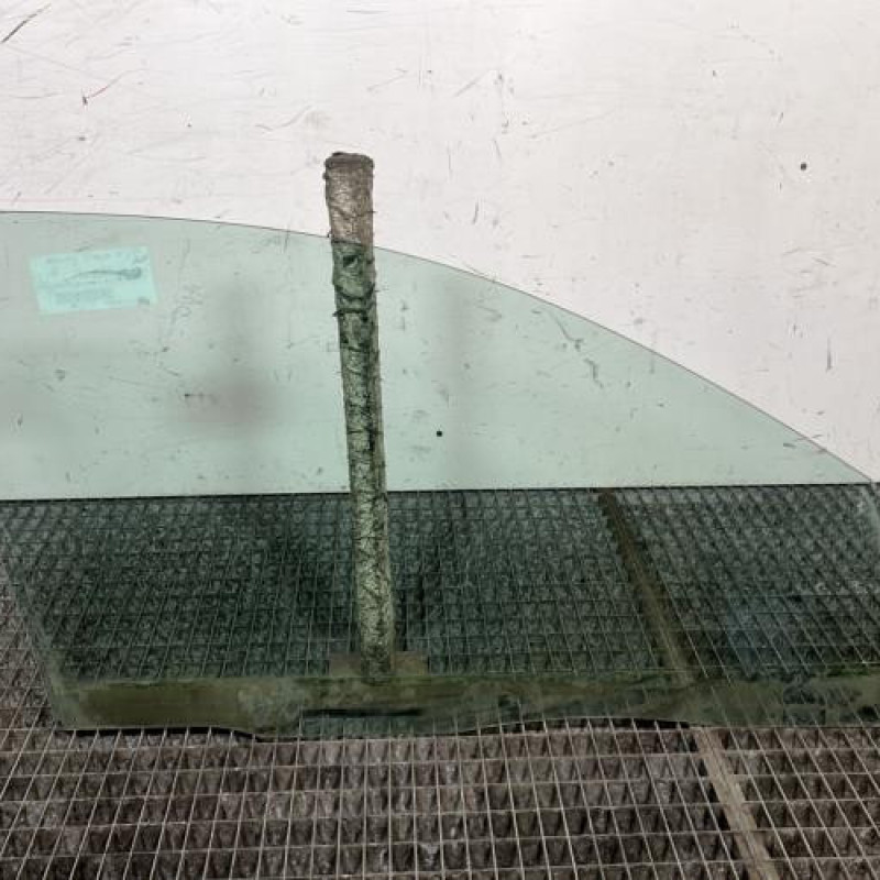 Vitre avant gauche FORD MONDEO 2 Photo n°4