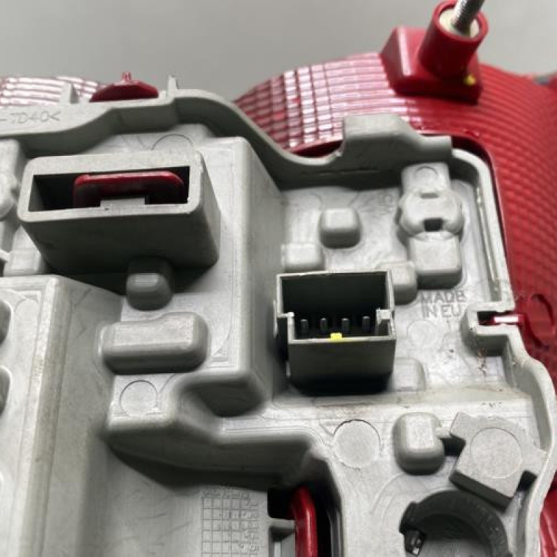 Feu arriere secondaire gauche (feux) VOLKSWAGEN SHARAN 2 Photo n°3