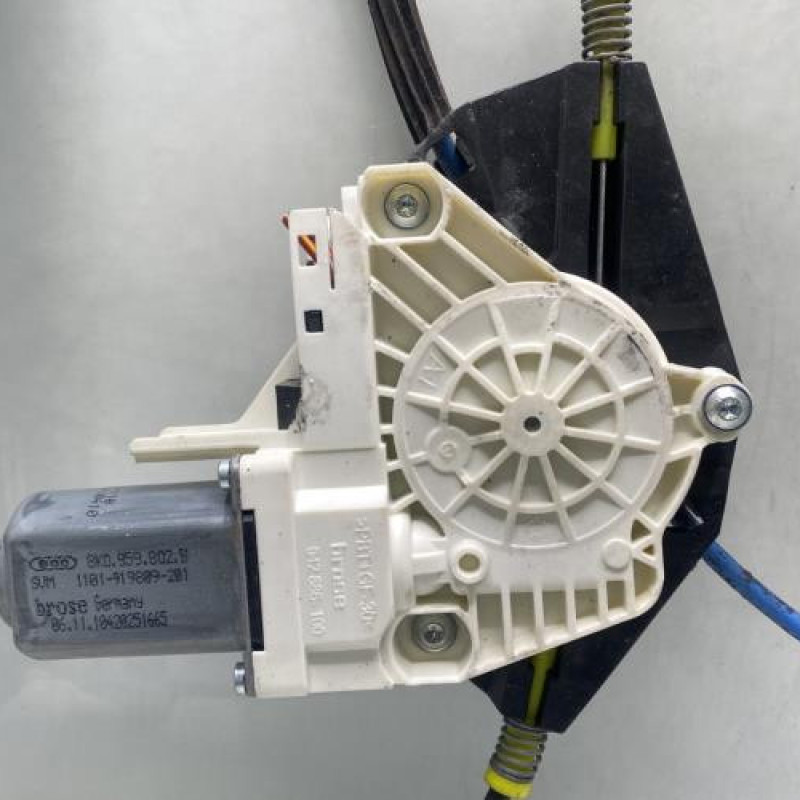 Leve vitre electrique arriere gauche VOLKSWAGEN SHARAN 2 Photo n°2