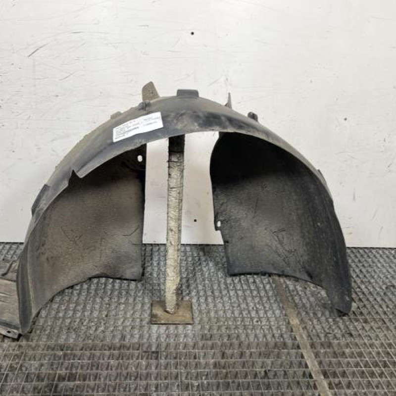 Pare boue avant gauche PEUGEOT 207 Photo n°1