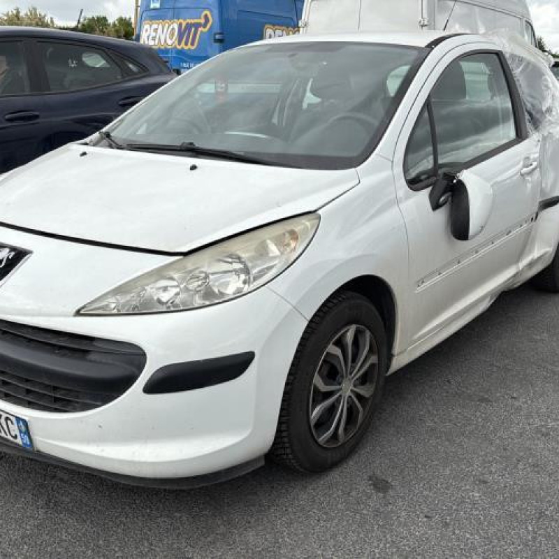 Pare boue avant gauche PEUGEOT 207 Photo n°5