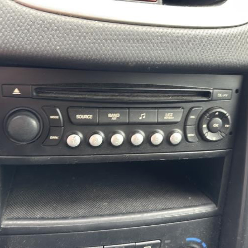 Pare boue avant gauche PEUGEOT 207 Photo n°18