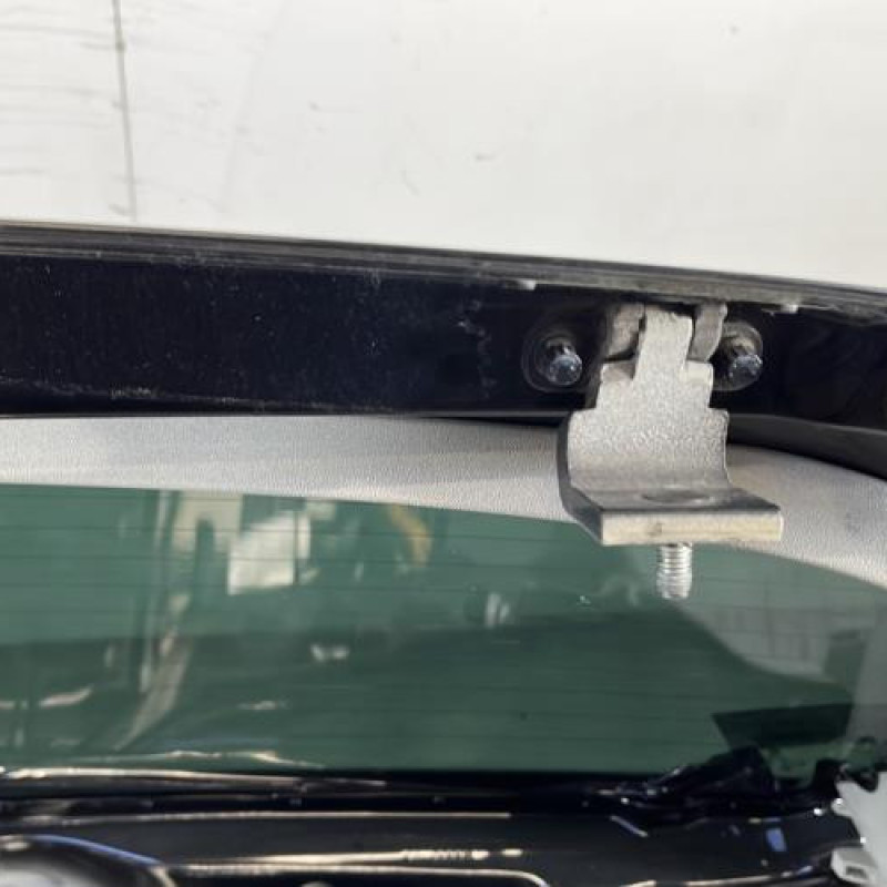 Malle/Hayon arriere VOLKSWAGEN POLO 4 Photo n°6