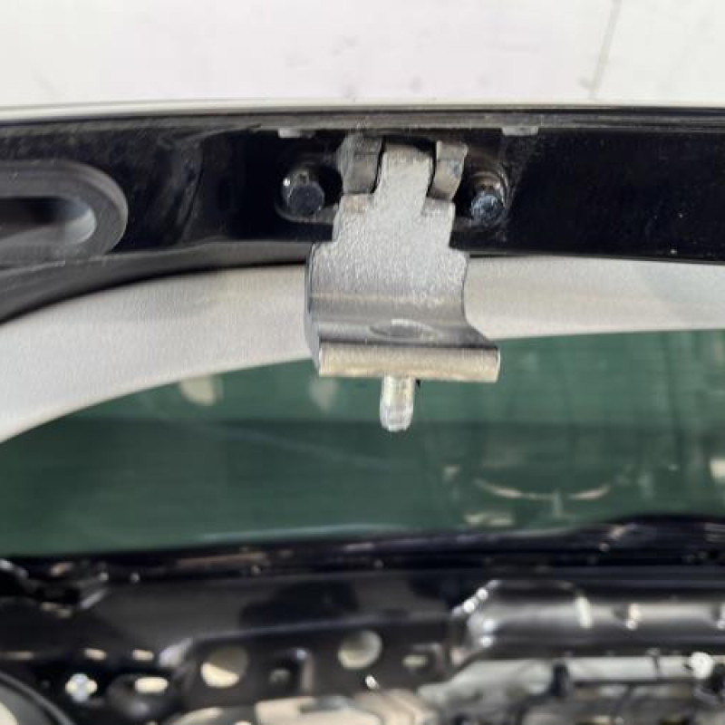 Malle/Hayon arriere VOLKSWAGEN POLO 4 Photo n°7