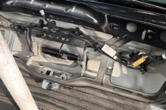 Malle/Hayon arriere VOLKSWAGEN POLO 4