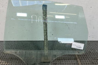 Vitre arriere gauche VOLKSWAGEN POLO 4 Photo n°1