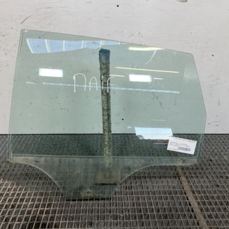 Vitre arriere gauche VOLKSWAGEN POLO 4 Photo n°1