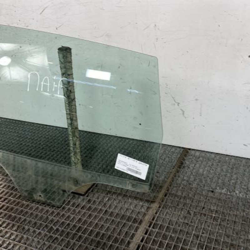 Vitre arriere gauche VOLKSWAGEN POLO 4 Photo n°3