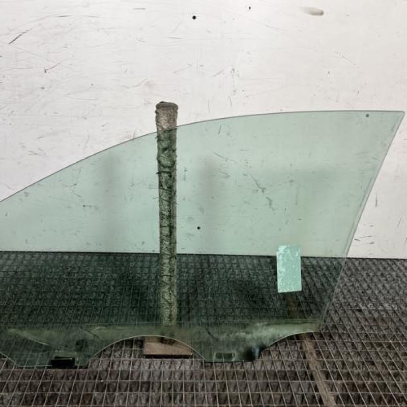 Vitre avant droit VOLKSWAGEN POLO 4 Photo n°4