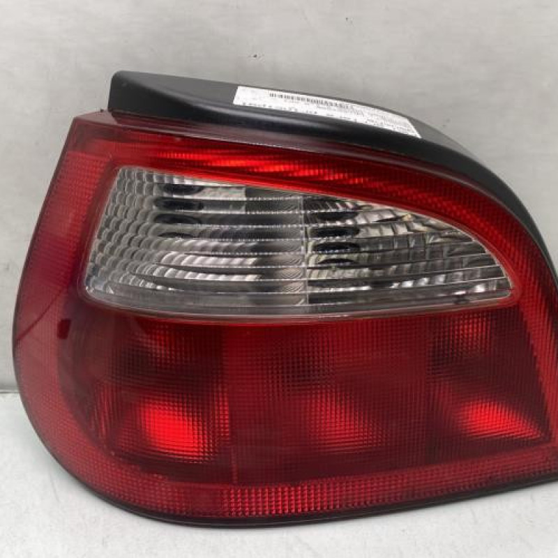 Feu arriere principal gauche (feux) RENAULT MEGANE 1 Photo n°1