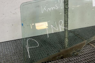 Vitre arriere gauche PEUGEOT 307