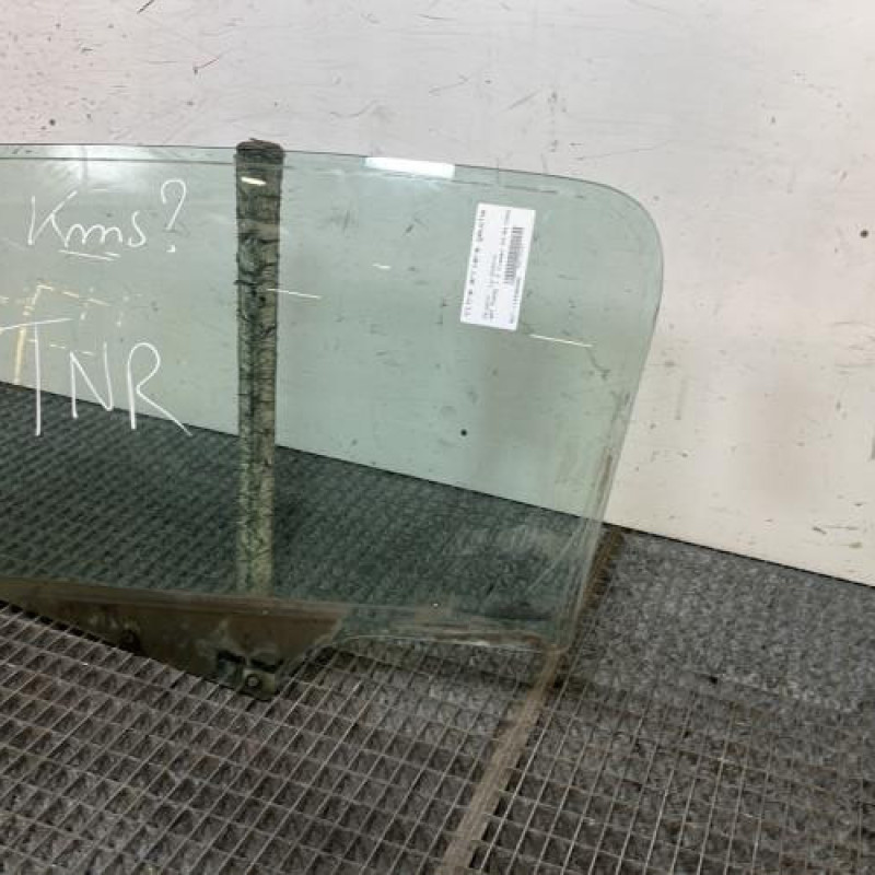 Vitre arriere gauche PEUGEOT 307 Photo n°3