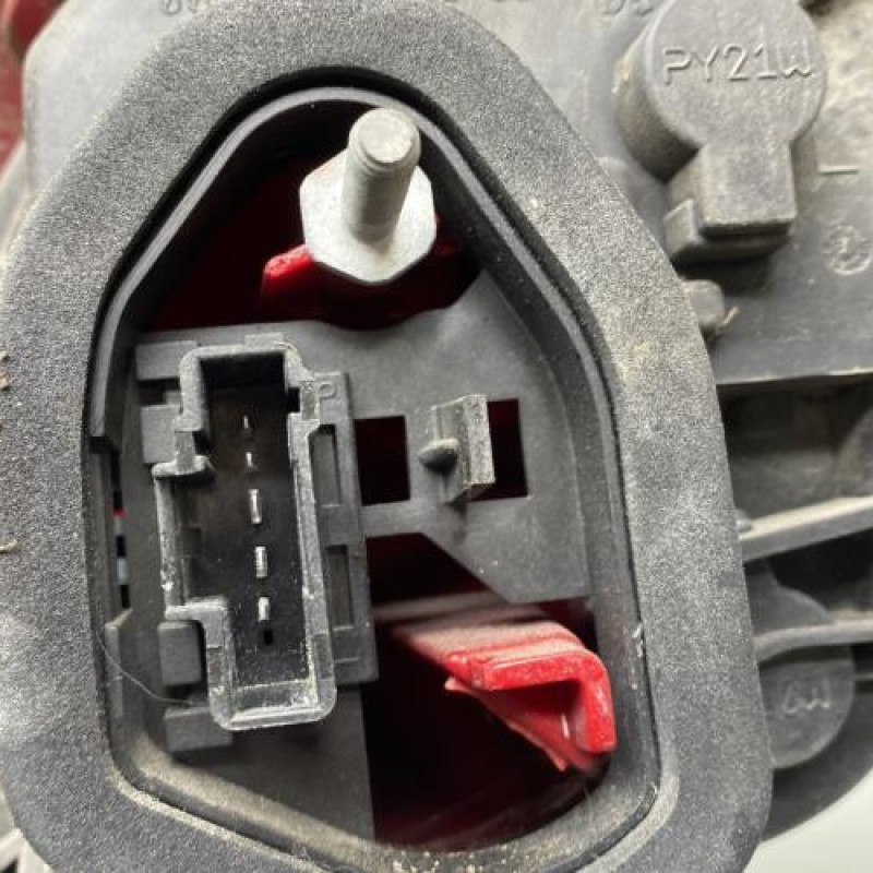 Feu arriere principal gauche (feux) PEUGEOT 208 1 Photo n°3