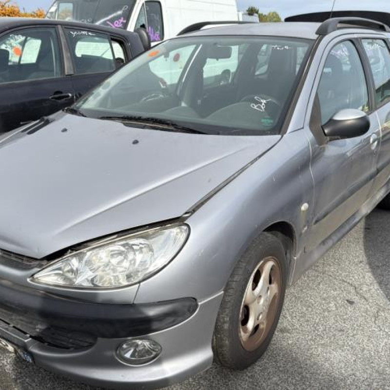 Feu arriere stop central PEUGEOT 206 Photo n°5