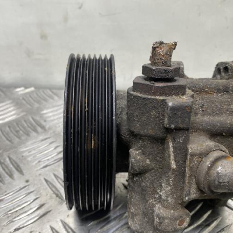 Pompe de direction RENAULT MASTER 2 Photo n°2