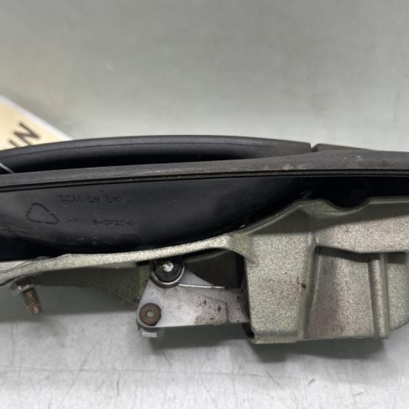 Poignee porte avant gauche RENAULT TRAFIC 2 Photo n°3