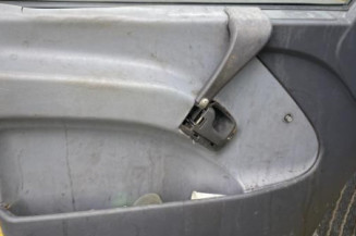 Poignee porte avant droit MERCEDES VITO 638