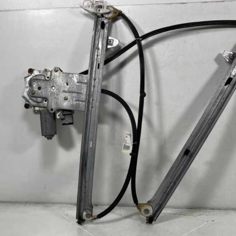 Leve vitre electrique avant gauche CITROEN XSARA PICASSO Photo n°1