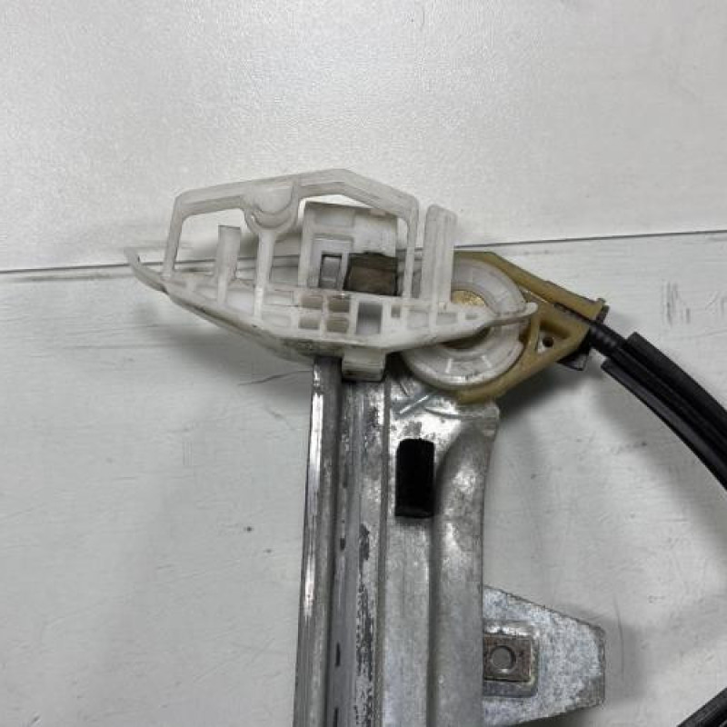 Leve vitre electrique avant gauche CITROEN XSARA PICASSO Photo n°4