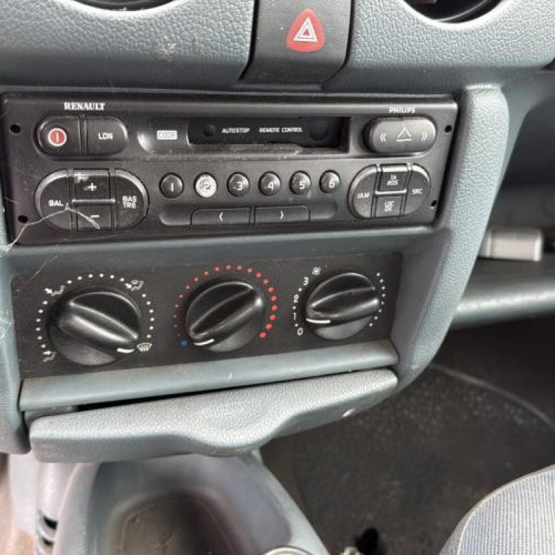 Poignee porte avant gauche RENAULT KANGOO 1 Photo n°20