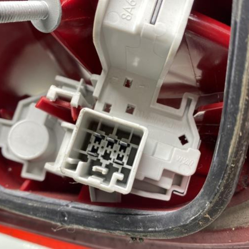 Feu arriere principal gauche (feux) FORD FIESTA 6 Photo n°3