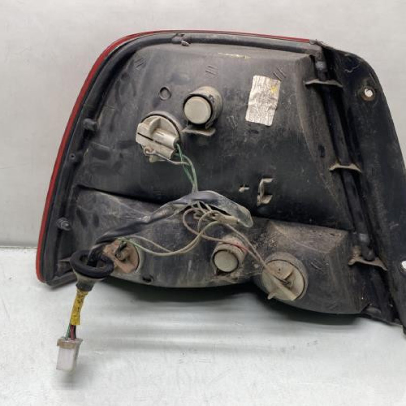 Feu arriere principal droit (feux) HYUNDAI ACCENT 2 Photo n°2