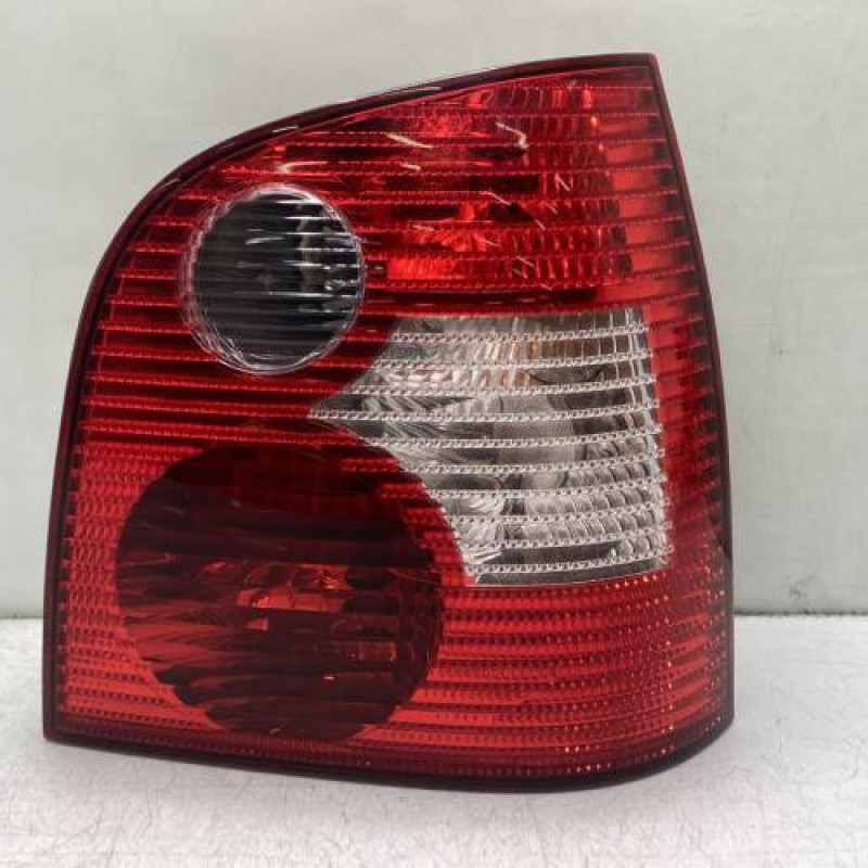 Feu arriere principal droit (feux) VOLKSWAGEN POLO 4 Photo n°1