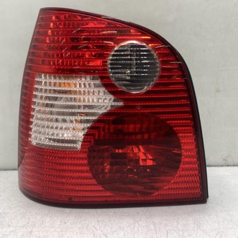 Feu arriere principal gauche (feux) VOLKSWAGEN POLO 4 Photo n°1