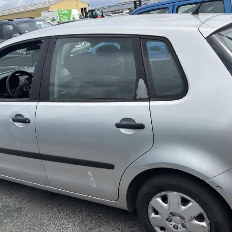 Feu arriere principal gauche (feux) VOLKSWAGEN POLO 4 Photo n°9