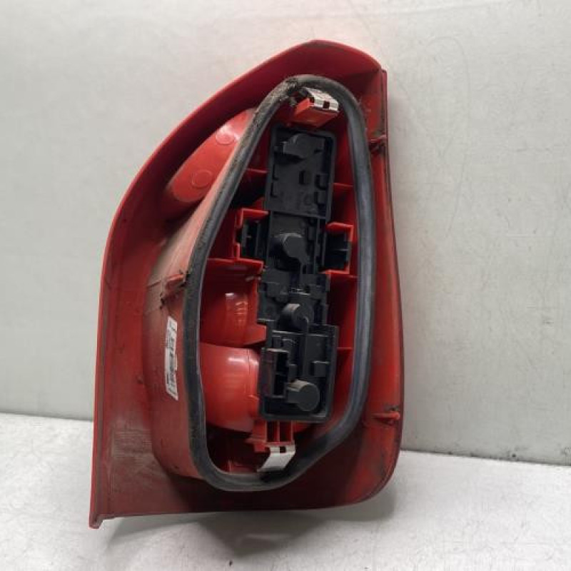 Feu arriere principal gauche (feux) CITROEN XSARA PICASSO Photo n°2