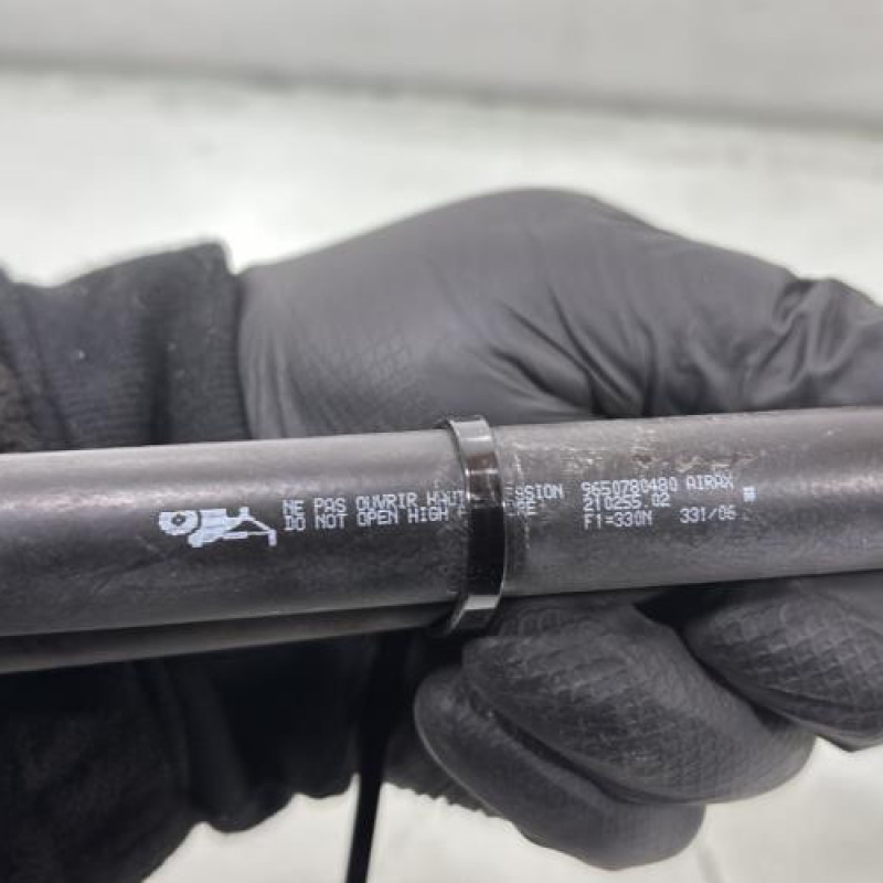 Verin de coffre PEUGEOT 207 Photo n°4