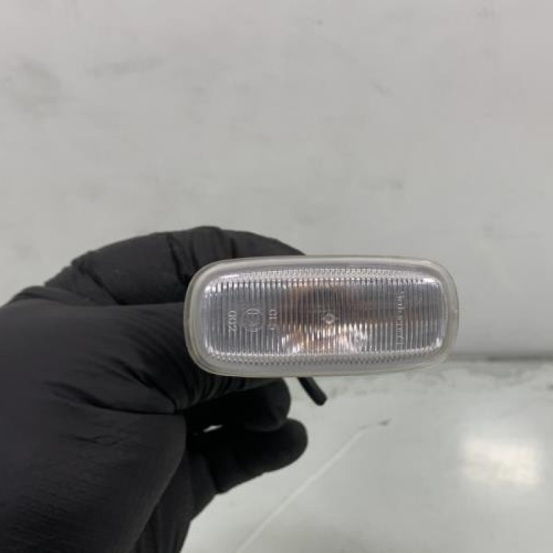 Repetiteur clignotant avant gauche (Feux) AUDI A4 1 Photo n°1